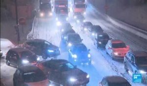 France : les chutes de neige provoquent la pagaille dans les transports