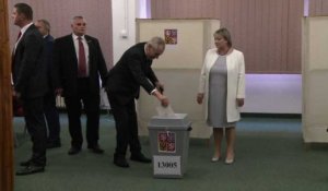 Présidentielle tchèque : le sortant Milos Zeman a voté