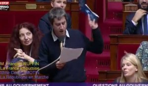 François Ruffin sort un chéquier à l'Assemblée pour dénoncer l'état des hôpitaux (vidéo