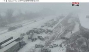 États-Unis : La neige provoque un énorme carambolage sur une autoroute (Vidéo)