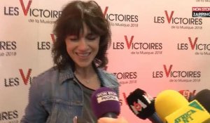 Victoires de la musique 2018 : Charlotte Gainsbourg, émue, dédie sa victoire à sa sœur décédée (vidéo)