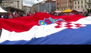 Les supporters croates arrivent sur la grande place de Zagreb