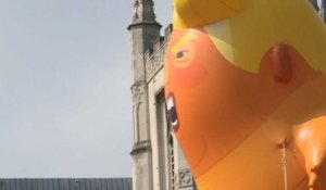 Un "bébé Trump" géant survole le Parlement à Londres