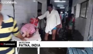 Inde : un hôpital complètement inondé