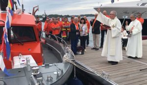 Mise à l'eau du canot de la SNSM « Charles Pilorget »