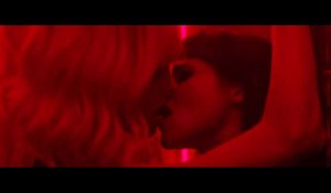 Charlize Theron a 43 ans : Revivez sa scène de sexe lesbienne dans "Atomic Blonde" (Vidéo)