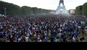 Finale: le 4e but français fait trembler la fan zone de Paris