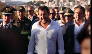 La photo qui choque l'Italie: le ministre italien de l'Intérieur Matteo Salvini fait la fête quelques heures après la catastrophe de Gênes