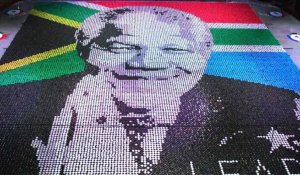 Une mosaïque géante de cannettes en hommage à Nelson Mandela