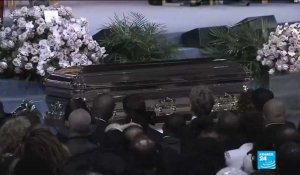 Émotion lors des adieux à Aretha Franklin à Detroit