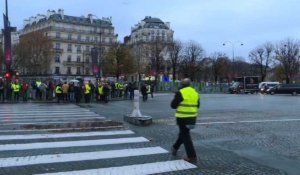 "Gilets jaunes": manifestants et policiers à Paris