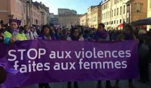 Marseille : un millier de personnes défilent contre les violences sexistes