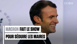 "On a l'impression d'être à l'Eurovision" : Macron fait le show pour séduire les maires