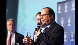 François Hollande candidat en 2022 ? Ces tracts qui intriguent