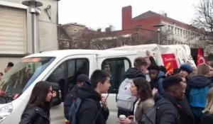 Des lycéens bloquent quatre lycées du Dunkerquois