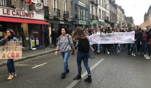 Pontivy. Les lycéens défilent et entonnent la Marseillaise 