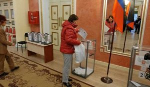 Ukraine: début d'élections séparatistes malgré les critiques