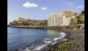 VIDEO. Une vague terrifiante détruit un balcon au 3e étage d'un immeuble de Tenerife