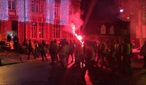 Manifestation de Gilets jaunes devant la mairie d'Arques