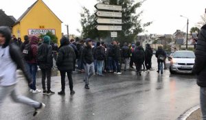 Quimper. Manifestation et barrage par des élèves du lycée Yves Thépot