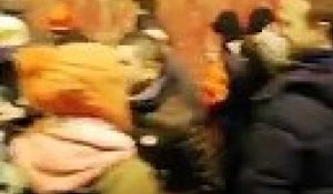 Gilets jaunes à Bruxelles: Les manifestants parqués dans les écuries de la police fédérale