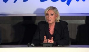 "Gilets jaunes": Le Pen demande à Macron des "réponses fortes"