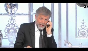 Stéphane Guillon réagit après l'arrêt de sa chronique dans Salut les Terriens (Vidéo)