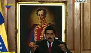 Venezuela: la Cour suprême attaquée, Maduro condamne