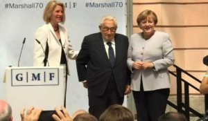 Merkel et Kissinger célèbrent les 70 ans du plan Marshall