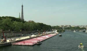 Journées olympiques à Paris: une piste d'athlétisme sur la Seine