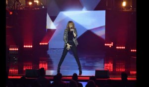 Céline Dion livre une torride chorégraphie sur la scène de l'AccorHotels Arena (Vidéo)