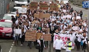 Les étudiants infirmiers manifestent à Lille