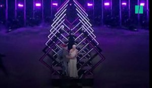 Un homme surgit sur la scène de l'Eurovision et arrache le micro de la candidate du Royaume Uni