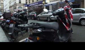 Paris: sur les lieux de l'attaque au couteau de samedi soir