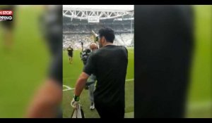Gigi Buffon acclamé par le public pour son dernier match avec la Juventus Turin (vidéo)