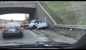 Canada : un voleur de Porsche veut forcer un barrage de police (vidéo)