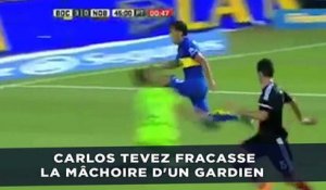 Carlos Tevez fracasse la mâchoire d'un gardien (involontairement)