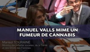 Manuel Valls mime un fumeur de cannabis à l'Assemblée