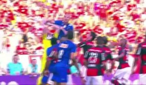 Brésil: Un attaquant célèbre un but qui n'est jamais rentré