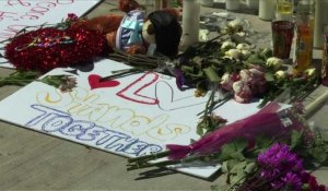 Las Vegas: un mémorial de fortune rend hommage aux victimes