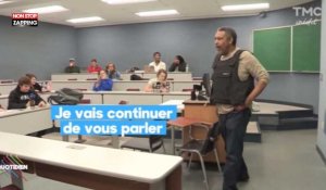 Etats-Unis : Un professeur donne des cours en gilet pare-balles (Vidéo)