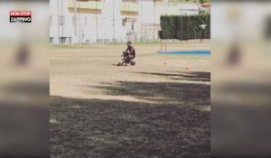 Mario Balotelli s'éclate avec une mini-moto (Vidéo)