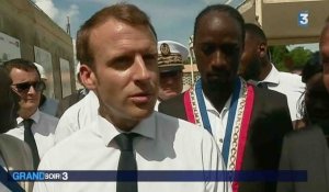 Macron en Guyane: "Je ne suis pas le Père Noël!" - ZAPPING ACTU DU 27/10/2017