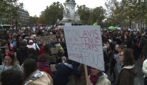 #metoo: rassemblement à Paris contre le harcèlement
