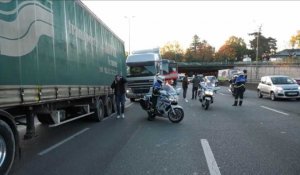 Les forains ralentissent à nouveau le trafic autour de Paris