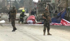 Kaboul: voiture-suicide contre un convoi des forces étrangères