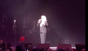 Sylvie Vartan : son hommage émouvant à Johnny Hallyday lors de son concert (vidéo)