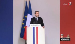 Hommage national à Arnaud Beltrame: Macron cite Mireille Knoll, victime du même "obscurantisme barbare"