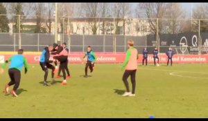 Football : bagarre entre deux joueurs du Feyenoord Rotterdam (vidéo)
