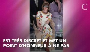 Le styliste de Brigitte Macron prend la pose à l'Elysée avec la Première dame et Anna Wintour